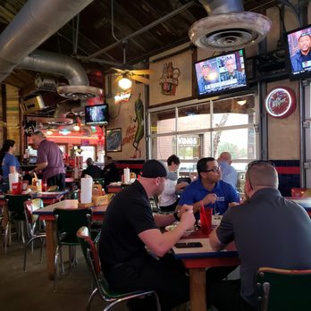 Willie's Grill & Icehouse - American Near Me - Conroe, Texas