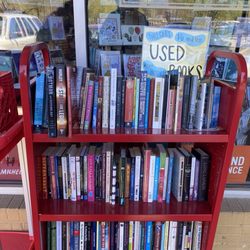 Flyleaf Books