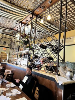 Merchant & Main Grill & Bar by null