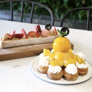 Light Cafe - Strawberry Mille-Feuille, Mango Waffles - Cafes Near Me - Toronto, Ontario Light Cafe - Strawberry Mille-Feuille, Mango Waffles - Cafes Near Me - Toronto, Ontario