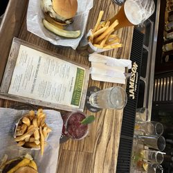 Hennessey's La Jolla - Chipotle burger and paddy's burger
