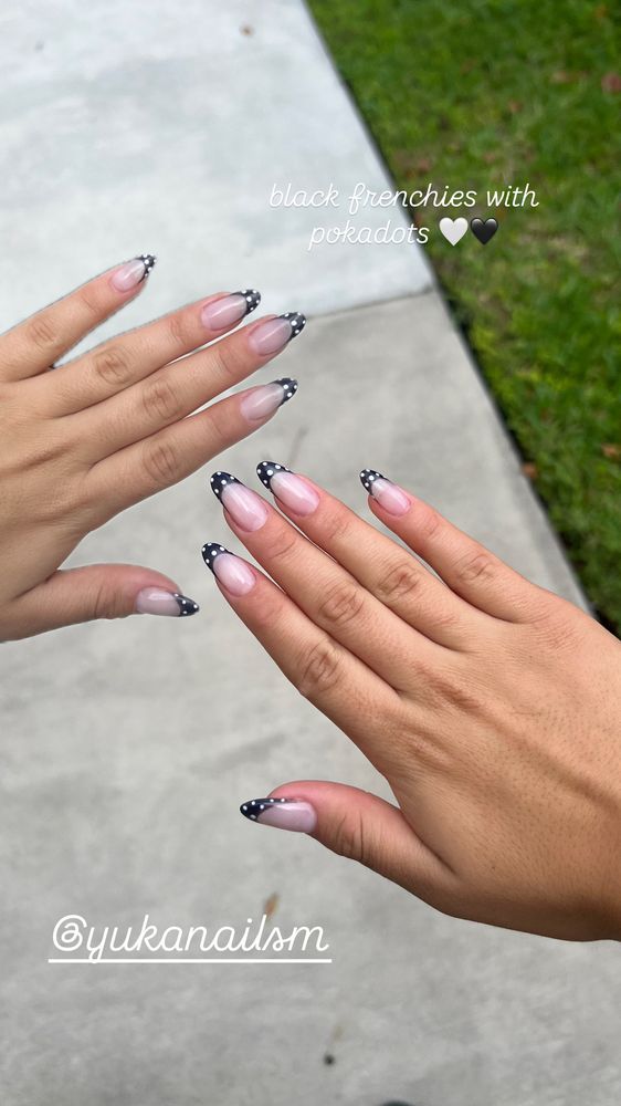 Yuka Nails Logo