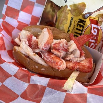 Gateway Lunt’s Lobster Pound - Hot Lobster Roll - Seafood Near Me - Trenton, Maine Gateway Lunt’s Lobster Pound - Hot Lobster Roll - Seafood Near Me - Trenton, Maine