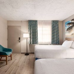 Days Inn by Wyndham Miami Airport North - Guest room