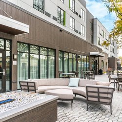 Courtyard by Marriott West Springfield