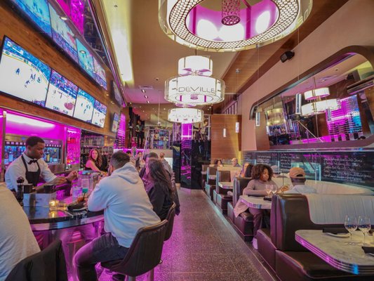 Deville Dinerbar by null