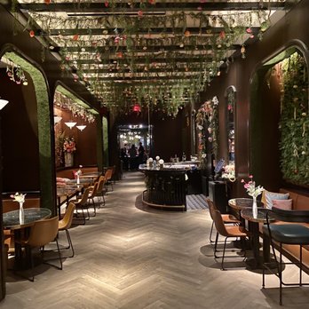 Dream Nashville - Floral them bar changes regularly - Hotels Near Me - Nashville, Tennessee Dream Nashville - Floral them bar changes regularly - Hotels Near Me - Nashville, Tennessee
