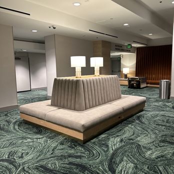 Hilton Anaheim - Tons of seating - Hotels Near Me - Anaheim, California