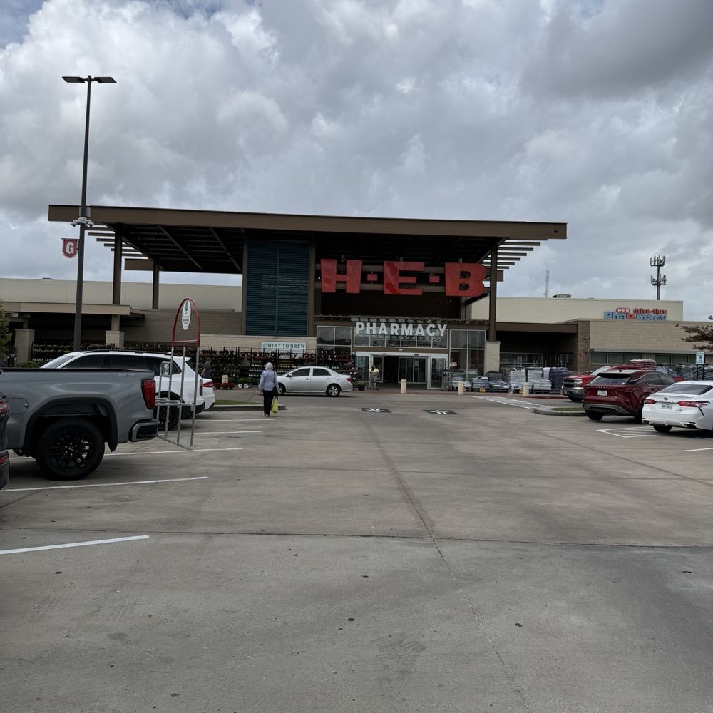 H-E-B - Storefront - Grocery Near Me - Houston, Texas H-E-B - Storefront - Grocery Near Me - Houston, Texas