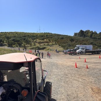 Carter Mountain Orchard - Pick Your Own Farms Near Me - Charlottesville, Virginia