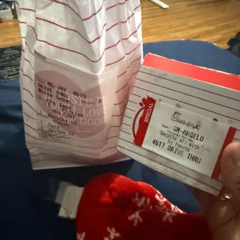 Chick-fil-A - Ordered a no pickle Chick-fil-A- Chicken Sandwich and got someone else's Spicy Deluxe Sandwich - Fast Food Near Me - Toledo, Ohio