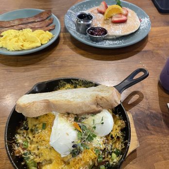 Berkeley Social Club - Brussel Hash with Toast - Breakfast & Brunch Near Me - Berkeley, California