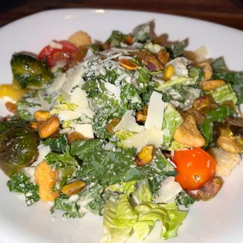 Yard House - House Salad - Bars Near Me - Long Beach, California