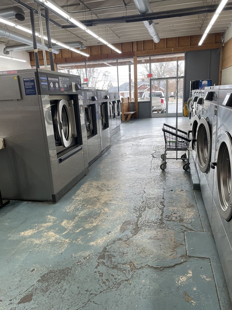 LAUNDROMAT Updated September 2024 301 E King St, Kings Mountain