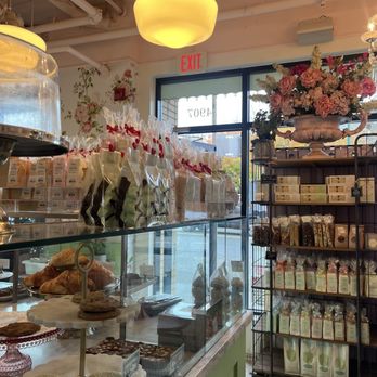 Butter Baked Goods & Cafe - ambiance - Cafes Near Me - Vancouver, British Columbia