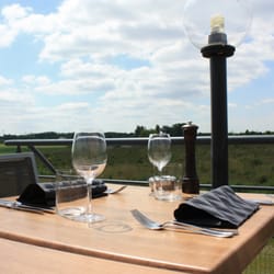 La table du Chaud Room
