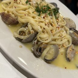 Linguine with clams Linguine with clams