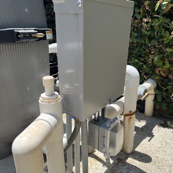 Rivas Electrical Systems - Pool sub panel and in-use GFCI Outlet - Electricians Near Me Rivas Electrical Systems - Pool sub panel and in-use GFCI Outlet - Electricians Near Me