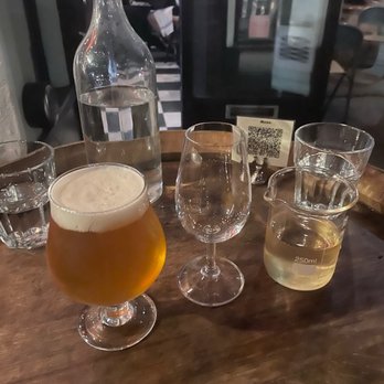 Snail Bar - Wine Bars Near Me - Oakland, California