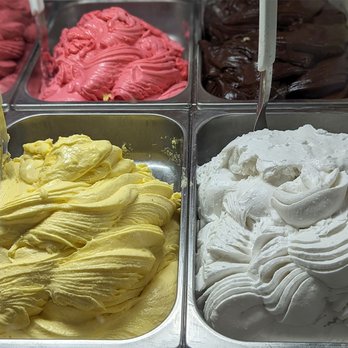 Hawaii Gelato - Huge gelato selection, lots of Hawaii inspired flavors - Gelato Near Me - Lahaina, Hawaii