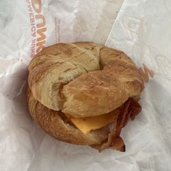 Dunkin' - Sweet Black Pepper Bacon Breakfast Sandwich