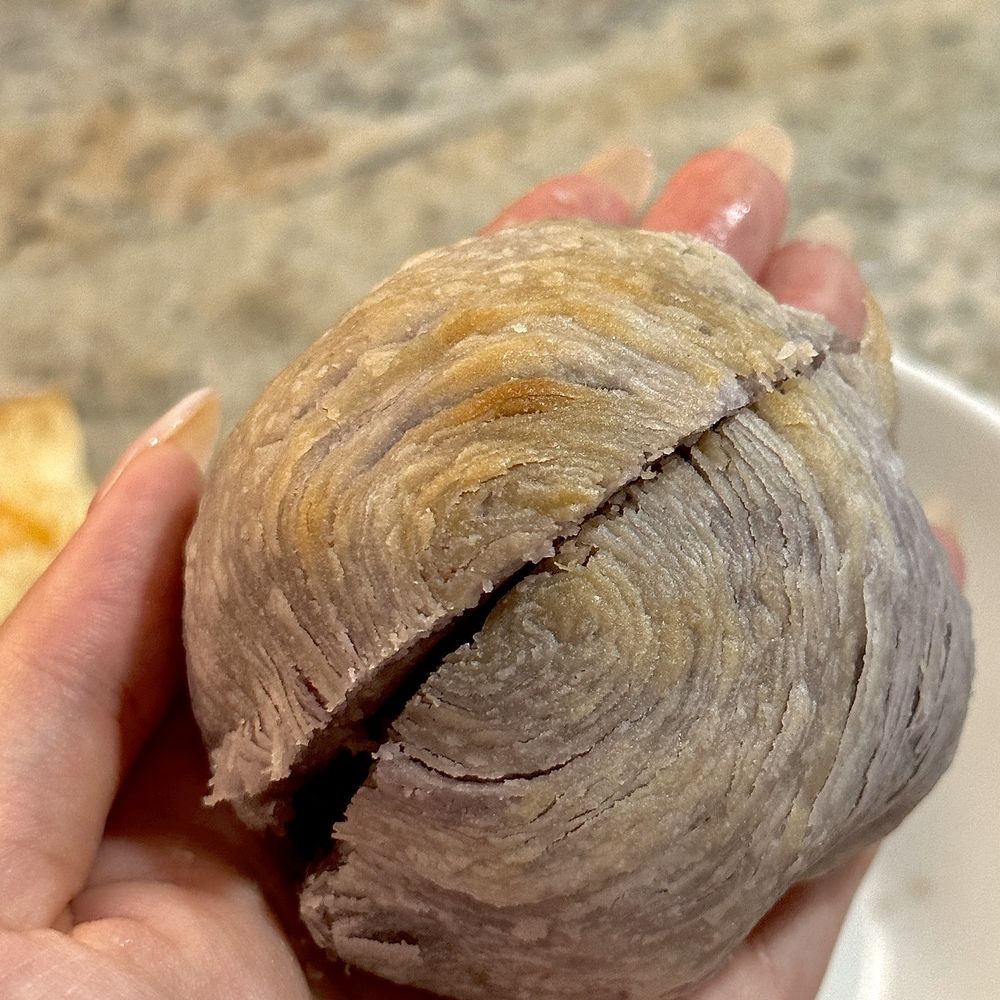 Fay Da Bakery - a clam on a plate - Bakeries Near Me - Flushing, New York