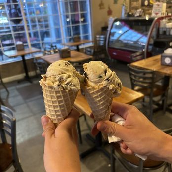CRAVE Ice Cream Social - Ice Cream & Frozen Yogurt Near Me - Indianapolis, Indiana
