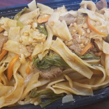 China Island - Beef Pad Thai... eh. - Chinese Near Me - Mansfield, Texas China Island - Beef Pad Thai... eh. - Chinese Near Me - Mansfield, Texas