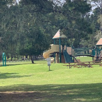 Veteran's Memorial Park - Grassy meadow - Parks Near Me - Monterey, California
