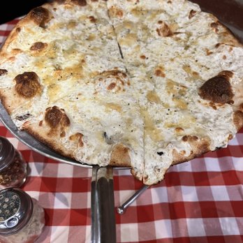 Grimaldi's Pizzeria - 4 cheese - Pizza Near Me - Houston, Texas Grimaldi's Pizzeria - 4 cheese - Pizza Near Me - Houston, Texas