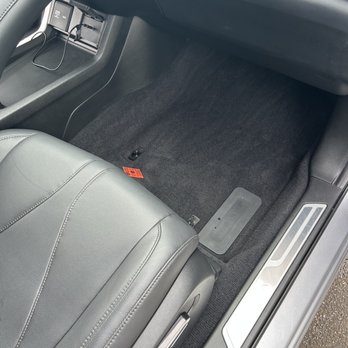 Cornhusker Auto Wash - Carpets shampooed and look Great! - Car Wash Near Me - Bellevue, Nebraska