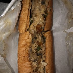 Chicken cheesesteak deluxe (peppers, onions, mushrooms)