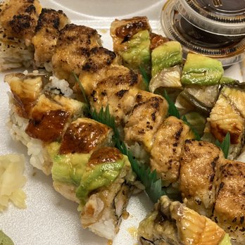 Sushi Yoru - Tuna tataki in the middle, Dragon along the sides - Sushi Bars Near Me - Lake Zurich, Illinois Sushi Yoru - Tuna tataki in the middle, Dragon along the sides - Sushi Bars Near Me - Lake Zurich, Illinois