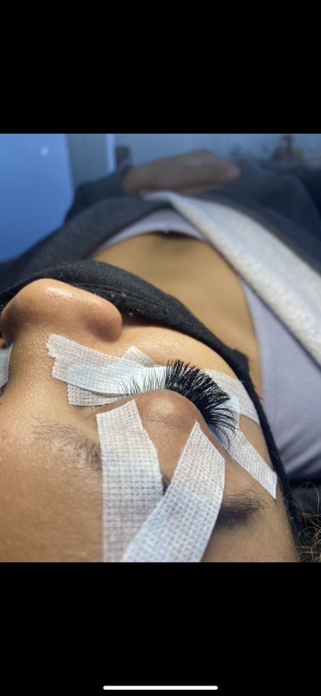 Lashes by Riss Logo