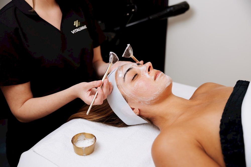 Vitalwave Laser Healing & Medspa Logo