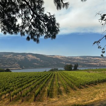 Garnier Vineyards - Wineries Near Me - Mosier, Oregon Garnier Vineyards - Wineries Near Me - Mosier, Oregon