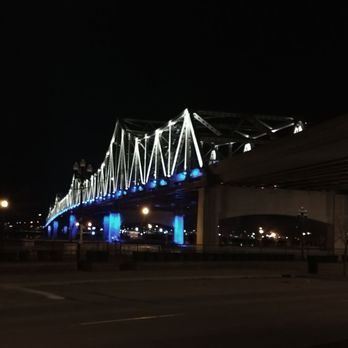 Murray Baker Bridge - a very nice shade of blue - Landmarks & Historical Buildings Near Me