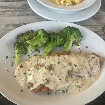 Lake House Bar and Grill - Chicken Fried Chicken - New American Near Me - Dallas, Texas