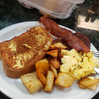 Bob & Edith's Diner - Springfield - Half of the French toast meal - American Near Me - Springfield, Virginia