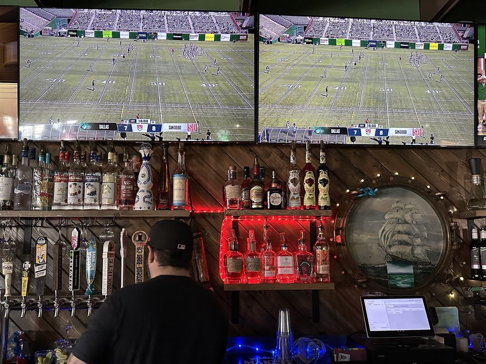 THE LEUCADIAN BAR Updated September 2024 18 Photos & 24 Reviews