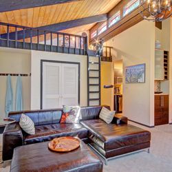 SkyRun Vacation Rentals Breckenridge - living room