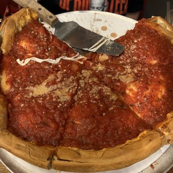 Giordano's - Medium pepperoni pizza. - Pizza Near Me - Chicago, Illinois Giordano's - Medium pepperoni pizza. - Pizza Near Me - Chicago, Illinois