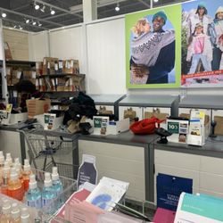 Old Navy - One cashier,
