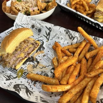 Culture - Burger and seasoned fries - American Near Me - Dayton, Ohio Culture - Burger and seasoned fries - American Near Me - Dayton, Ohio