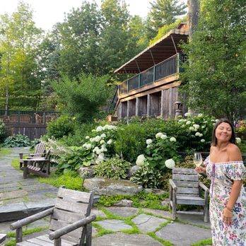 Deer Mountain Inn - Insane seating options for a drink or a conversation. Maybe just a good book - Hotels Near Me - Tannersville, New York