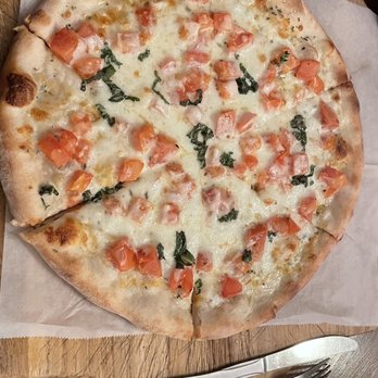 Mangia Mangia Italian Grill - Margherita Pizza - Italian Near Me - Hershey, Pennsylvania Mangia Mangia Italian Grill - Margherita Pizza - Italian Near Me - Hershey, Pennsylvania