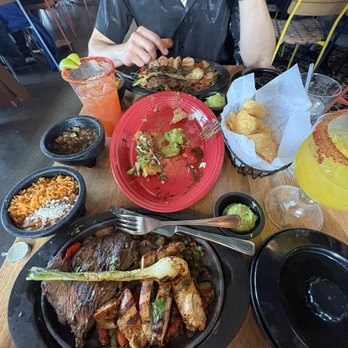 Fat Rosie's - Fajitas - Chicken & Steak - Desserts Near Me - Rosemont, Illinois Fat Rosie's - Fajitas - Chicken & Steak - Desserts Near Me - Rosemont, Illinois