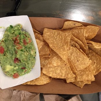 Taco Vida - Good guacamole w/chips.  Thanks Freddy for the comp - Mexican Near Me - Deerfield, Illinois
