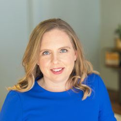 Cora Health - Dr. Meggie Smith has been practicing light touch chiropractic in Chicago for over 10 years