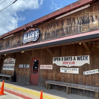 Black's Barbecue Lockhart - Outside Black restaurant - Barbeque Near Me - Lockhart, Texas Black's Barbecue Lockhart - Outside Black restaurant - Barbeque Near Me - Lockhart, Texas